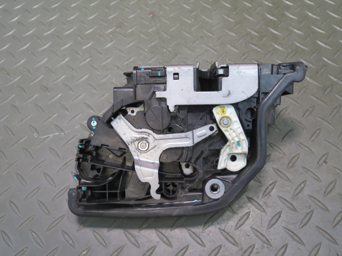 2014-2018 BMW F15 X5 Front Left Door Lock Latch Actuator 7362781