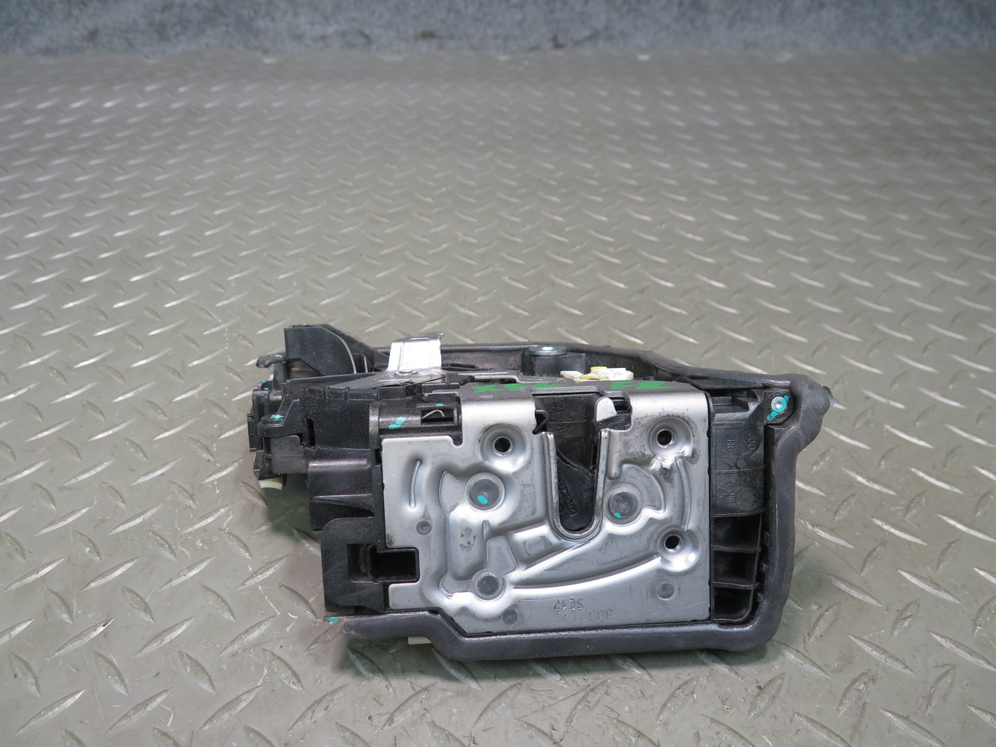 2014-2018 BMW F15 X5 Front Right Door Lock Latch Actuator 7362784