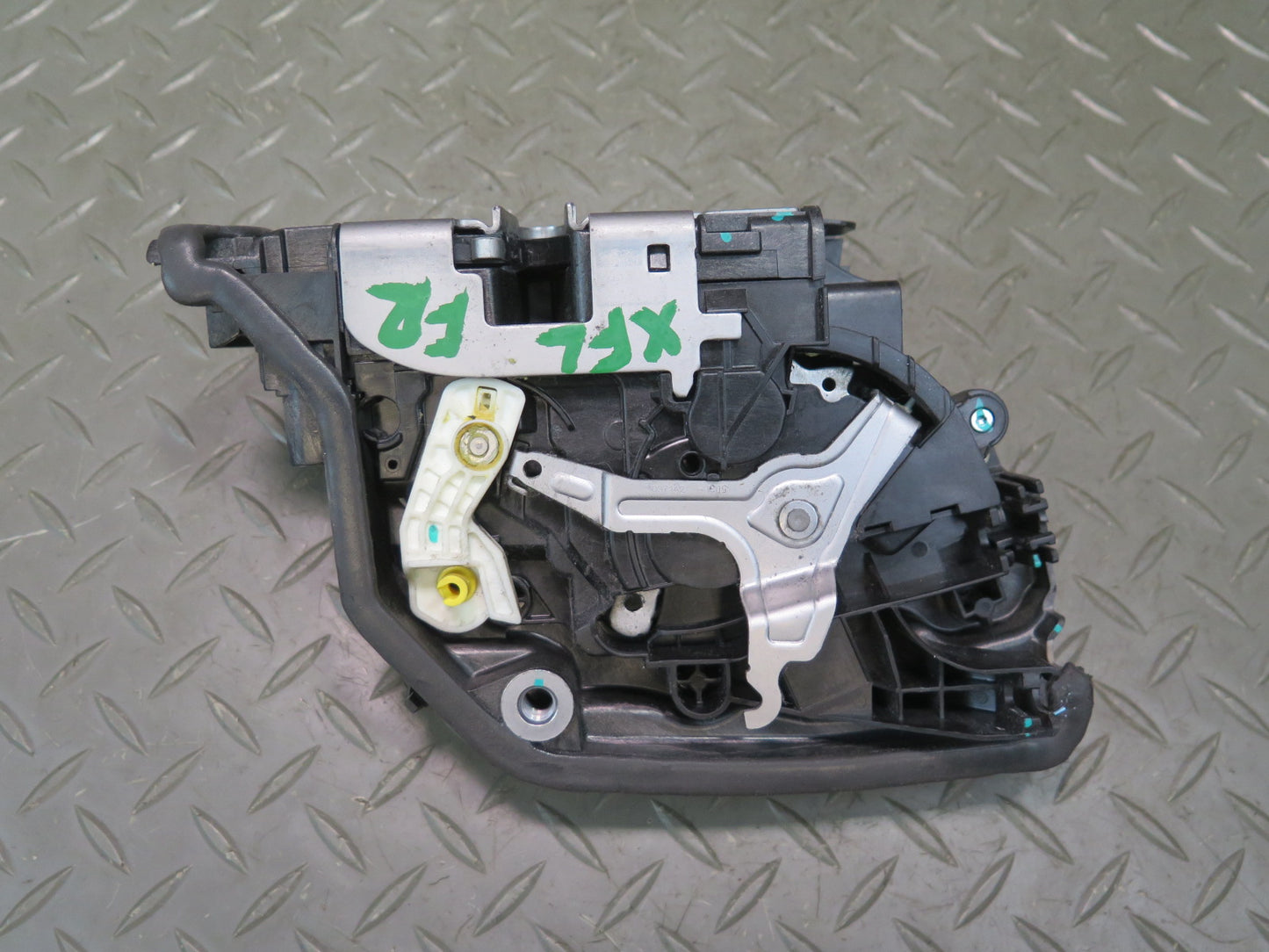 2014-2018 BMW F15 X5 Front Right Door Lock Latch Actuator 7362784