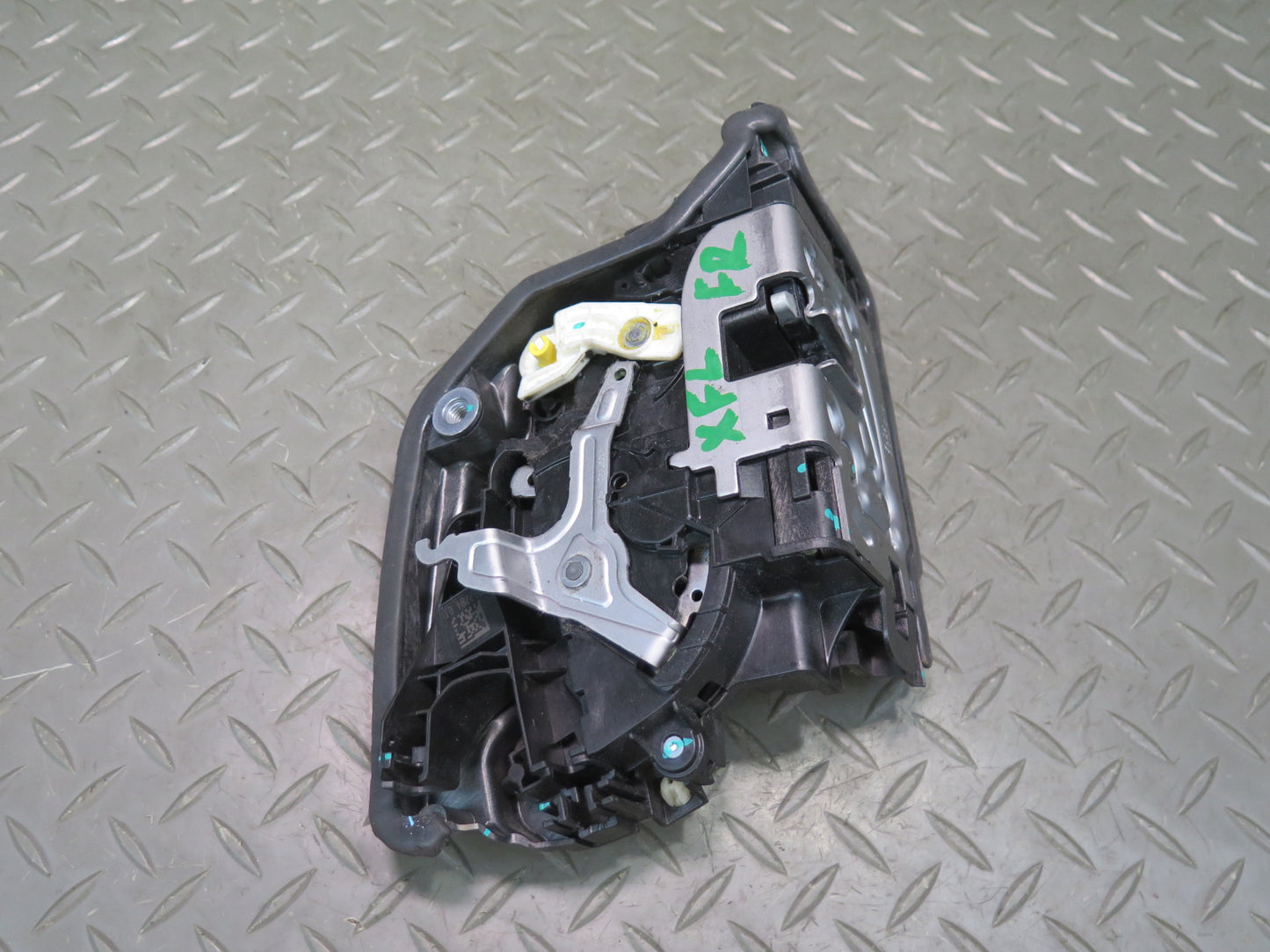 2014-2018 BMW F15 X5 Front Right Door Lock Latch Actuator 7362784