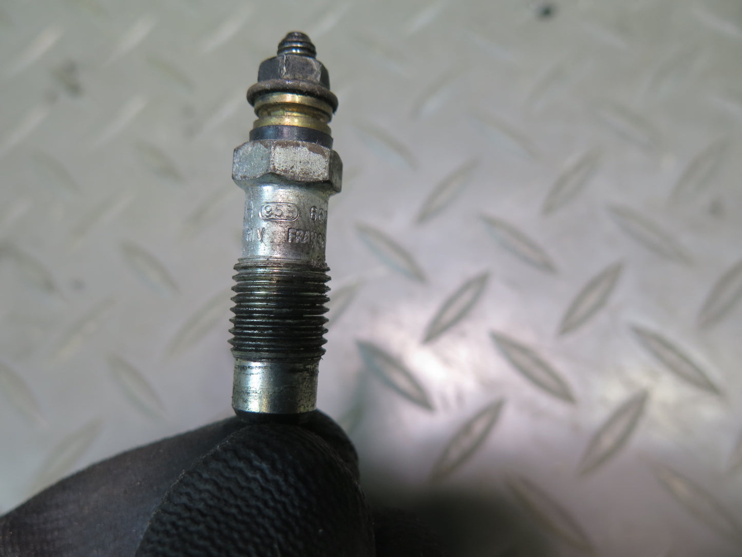81-85 Mercedes W123 300D Set of 5 Diesel Glow Plug OEM