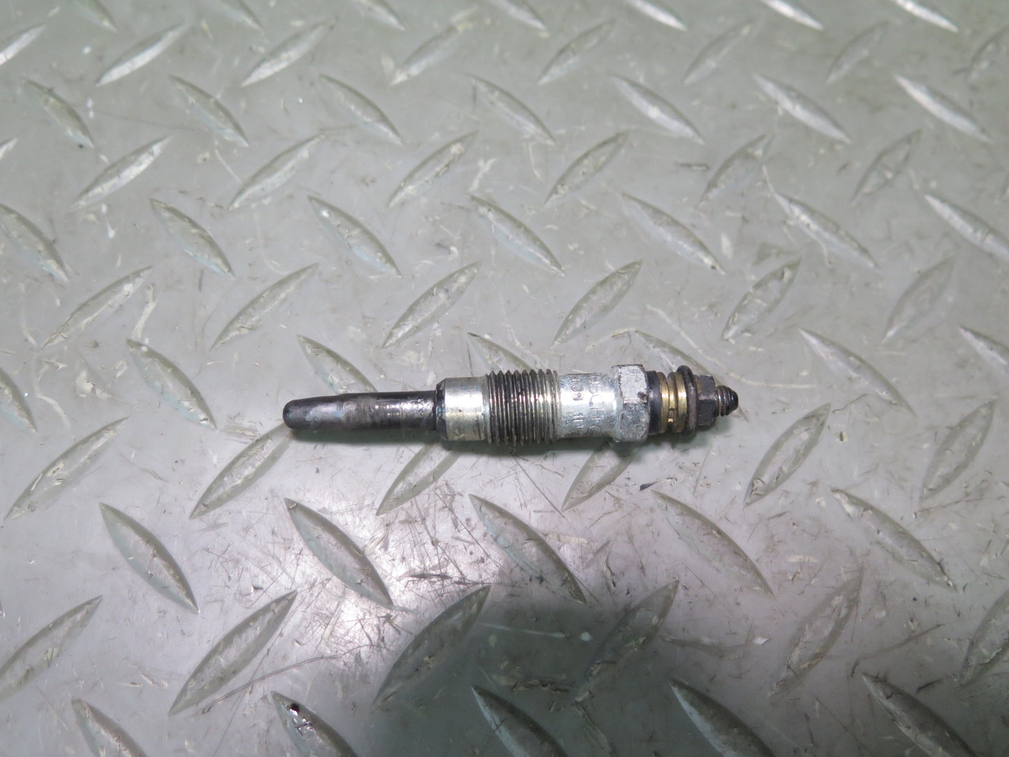 81-85 Mercedes W123 300D Set of 5 Diesel Glow Plug OEM