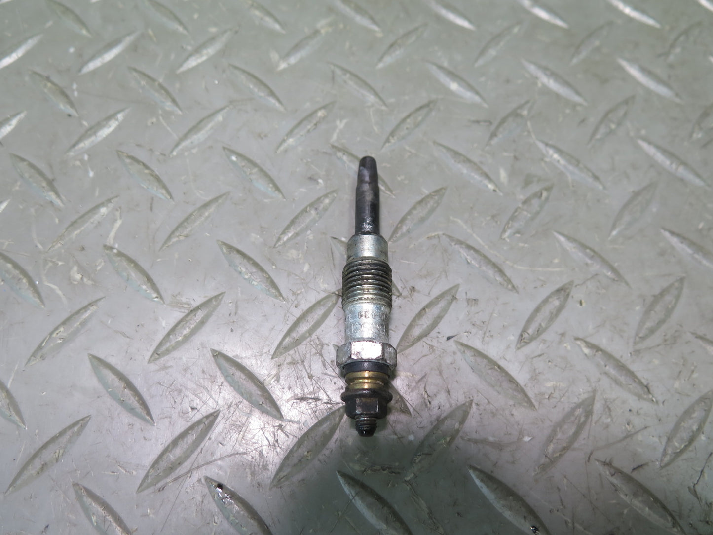 81-85 Mercedes W123 300D Set of 5 Diesel Glow Plug OEM