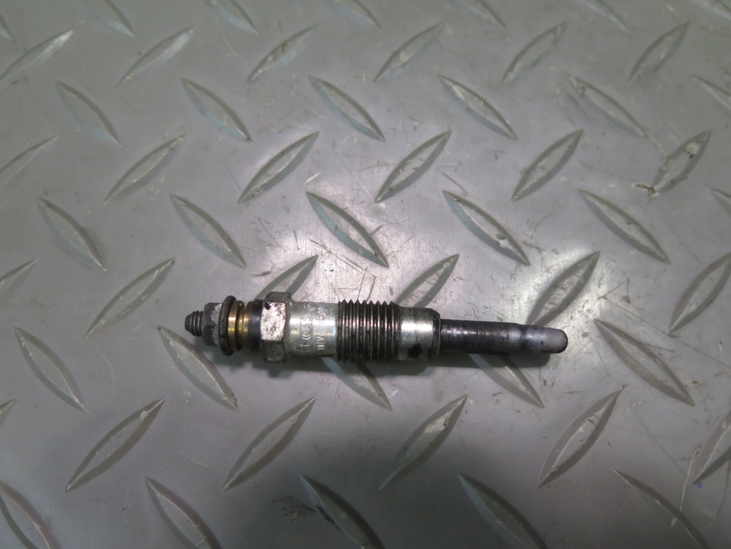 81-85 Mercedes W123 300D Set of 5 Diesel Glow Plug OEM