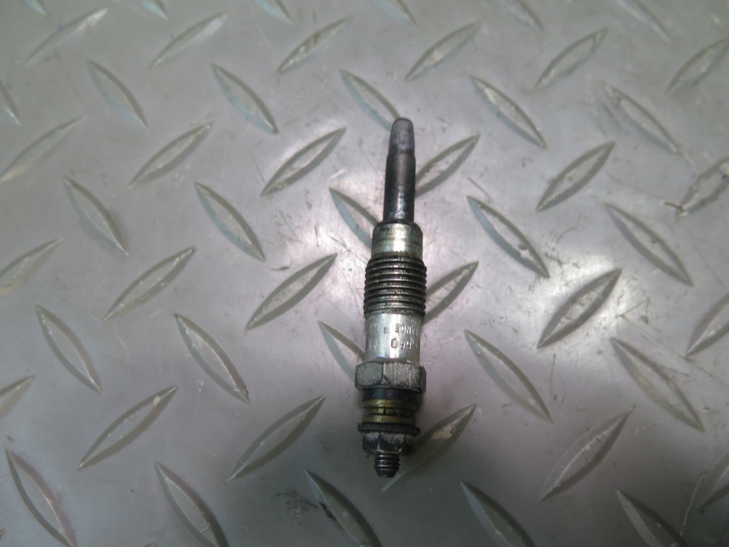 81-85 Mercedes W123 300D Set of 5 Diesel Glow Plug OEM