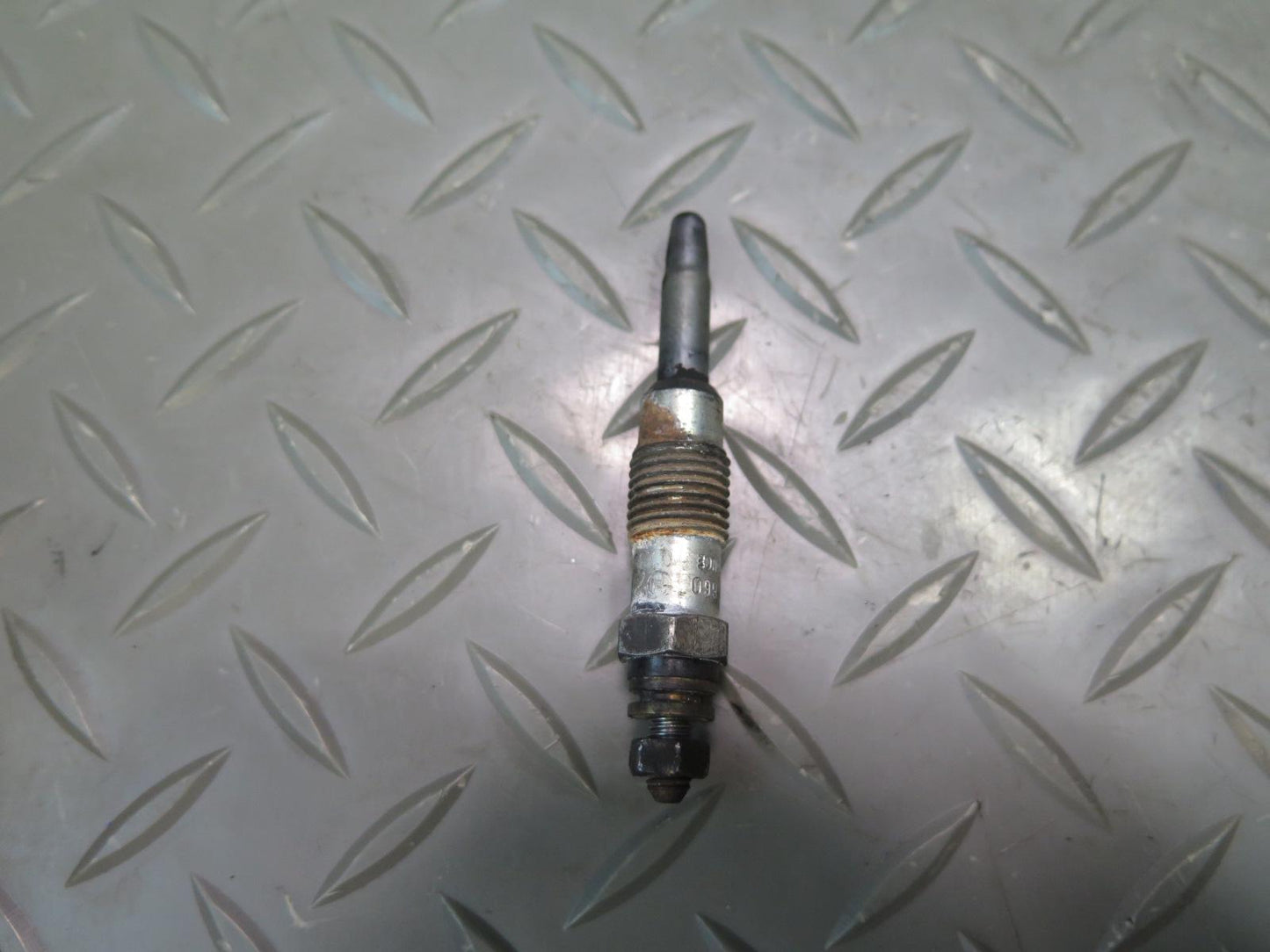 81-85 Mercedes W123 300D Set of 5 Diesel Glow Plug OEM