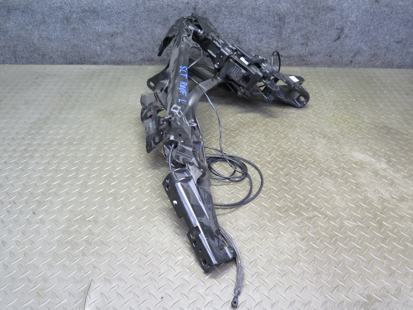03-08 Mercedes R230 Sl-class Convertible Set of 2 Hard TOP Roof Hinge Set OEM