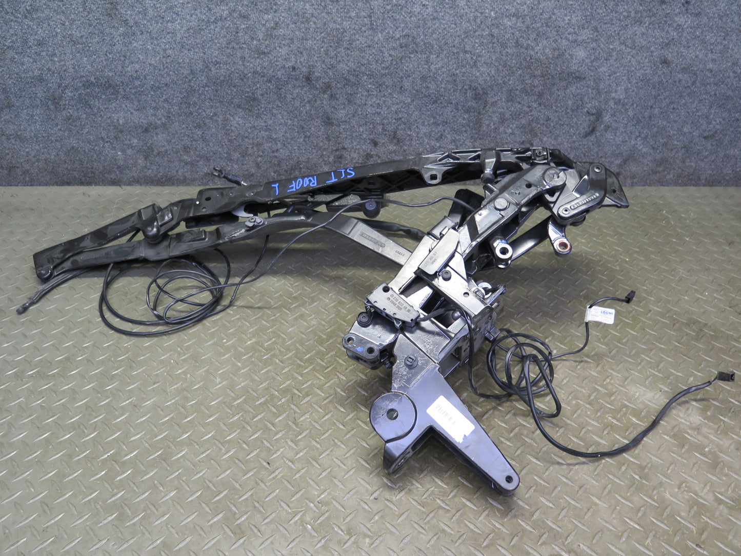 03-08 Mercedes R230 Sl-class Convertible Set of 2 Hard TOP Roof Hinge Set OEM