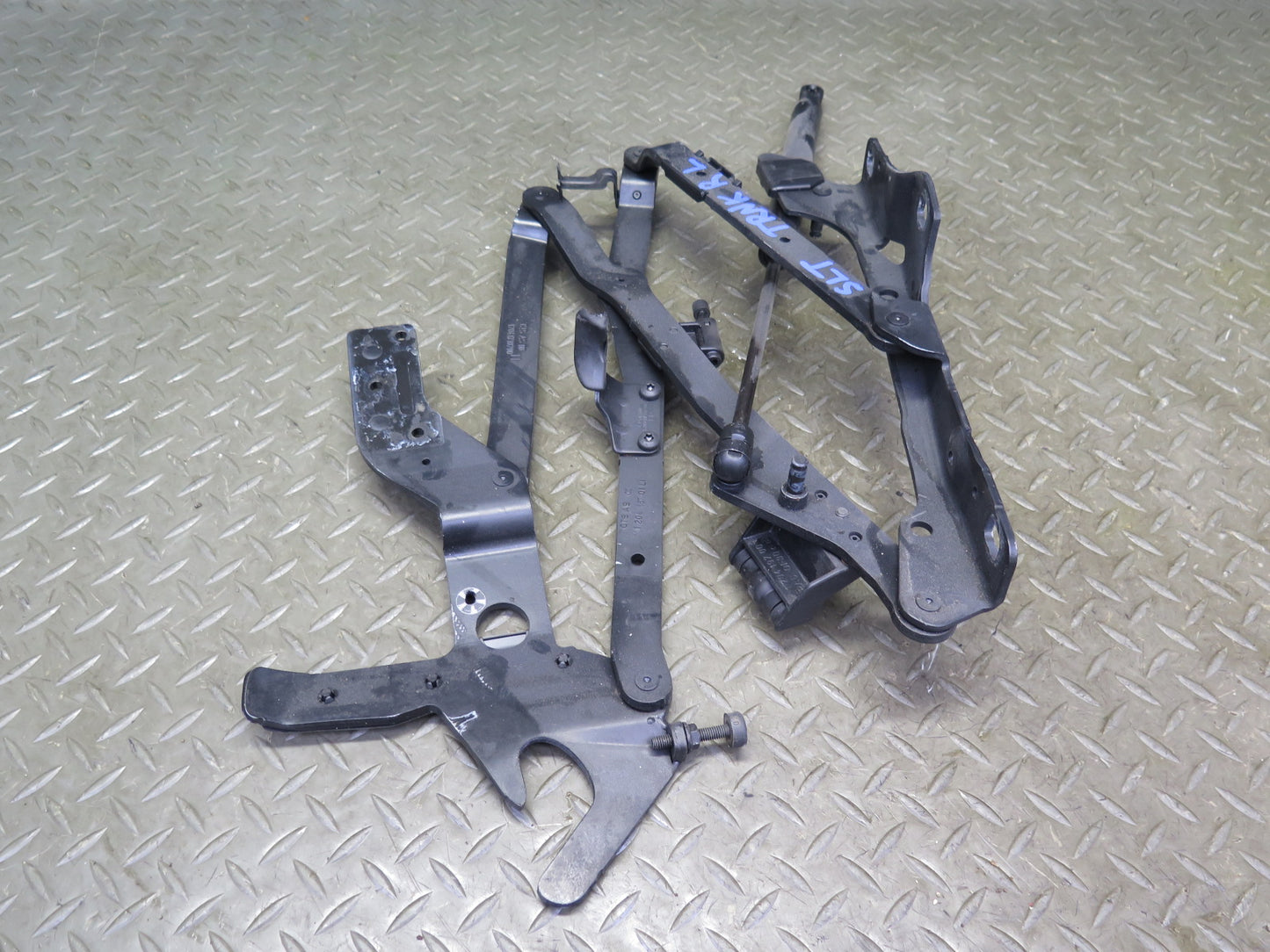 07-12 Mercedes R230 Sl-class Rear Trunk Lid Left & Right Hinge w Support Set OEM