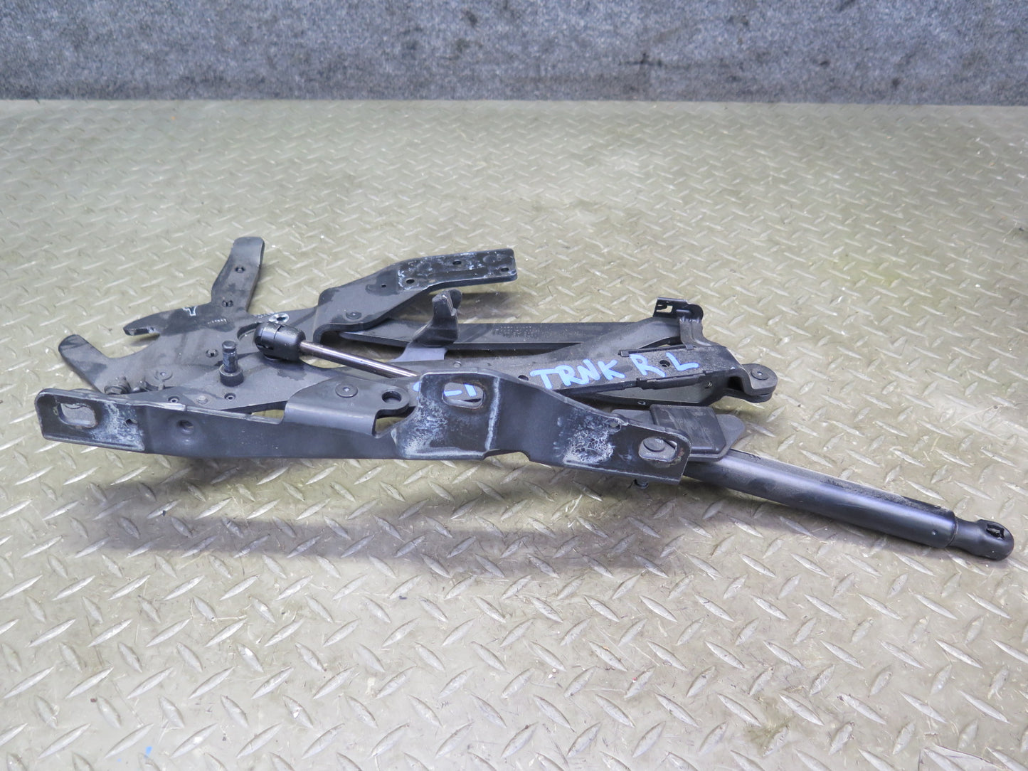 07-12 Mercedes R230 Sl-class Rear Trunk Lid Left & Right Hinge w Support Set OEM