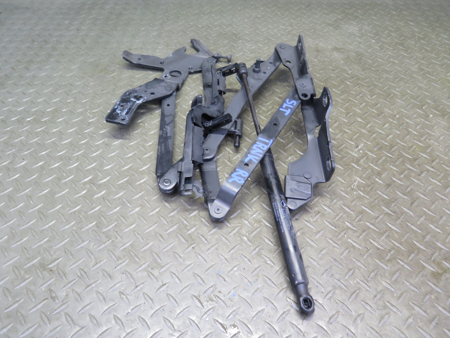 07-12 Mercedes R230 Sl-class Rear Trunk Lid Left & Right Hinge w Support Set OEM