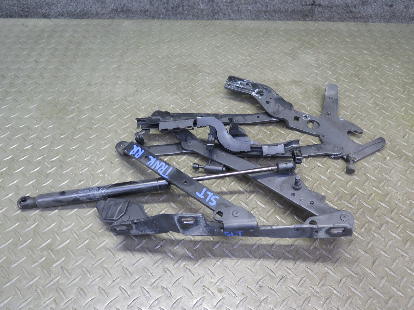07-12 Mercedes R230 Sl-class Rear Trunk Lid Left & Right Hinge w Support Set OEM