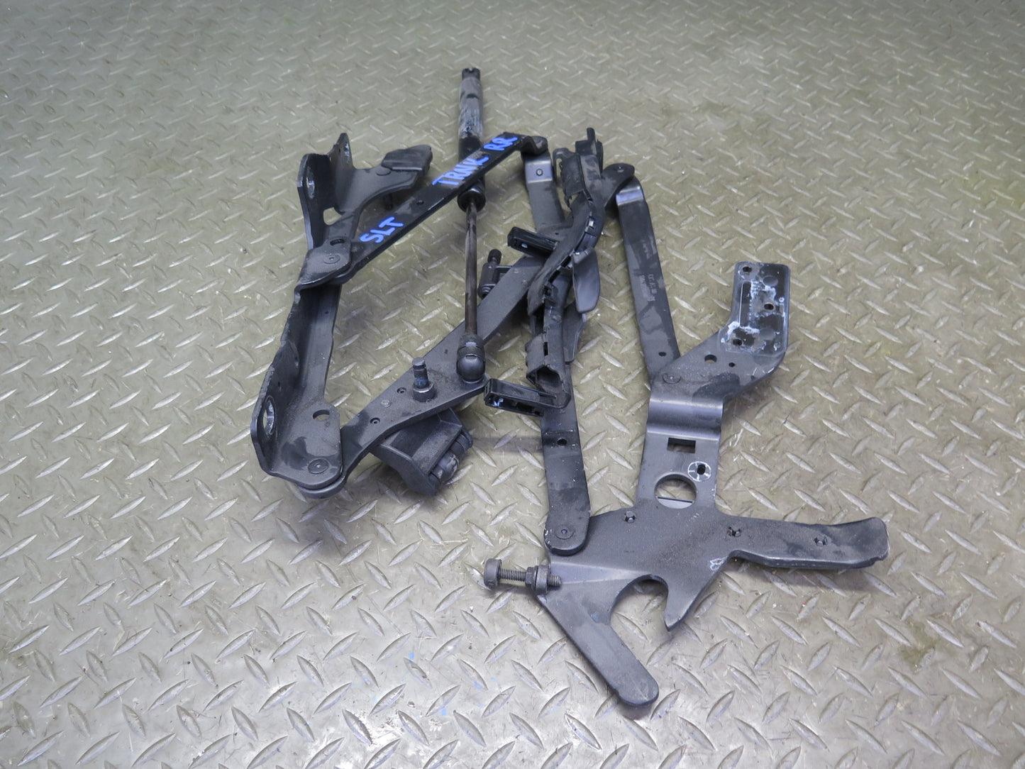 07-12 Mercedes R230 Sl-class Rear Trunk Lid Left & Right Hinge w Support Set OEM