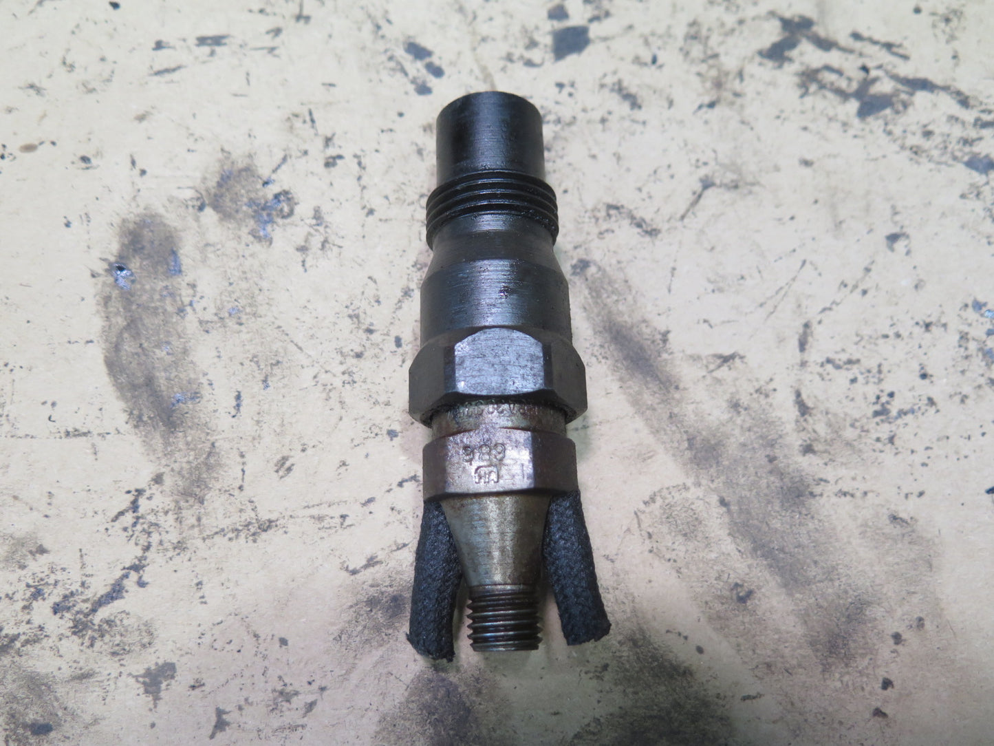 82-85 Mercedes W123 300D 3.0L OM617 Engine Fuel Injector w Hard Lines Set OEM