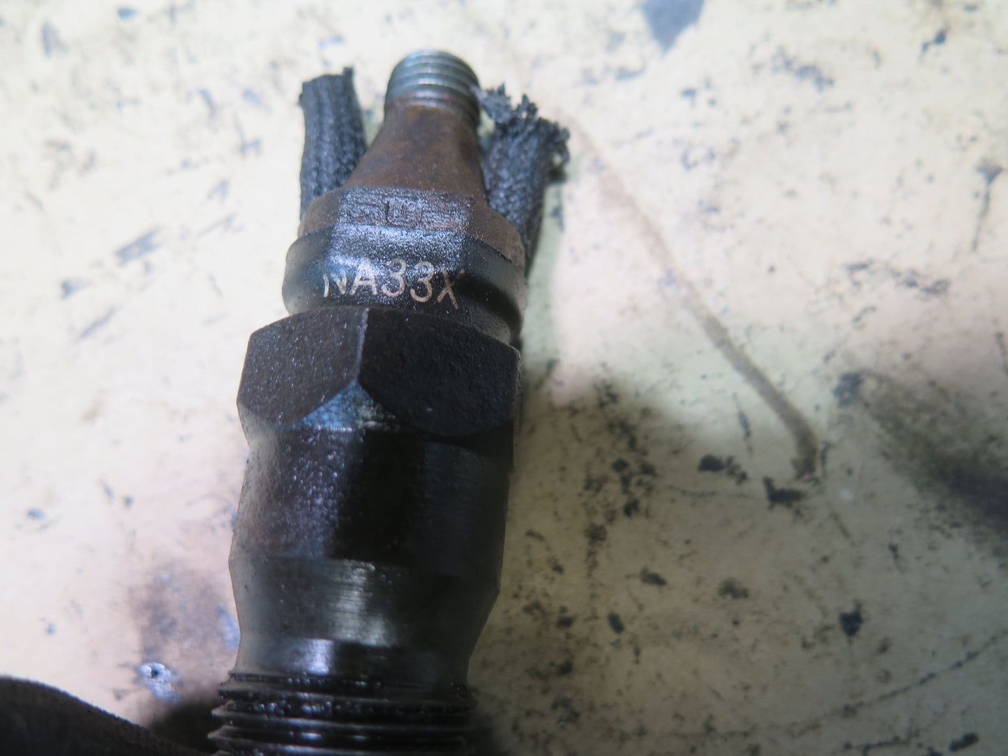 82-85 Mercedes W123 300D 3.0L OM617 Engine Fuel Injector w Hard Lines Set OEM