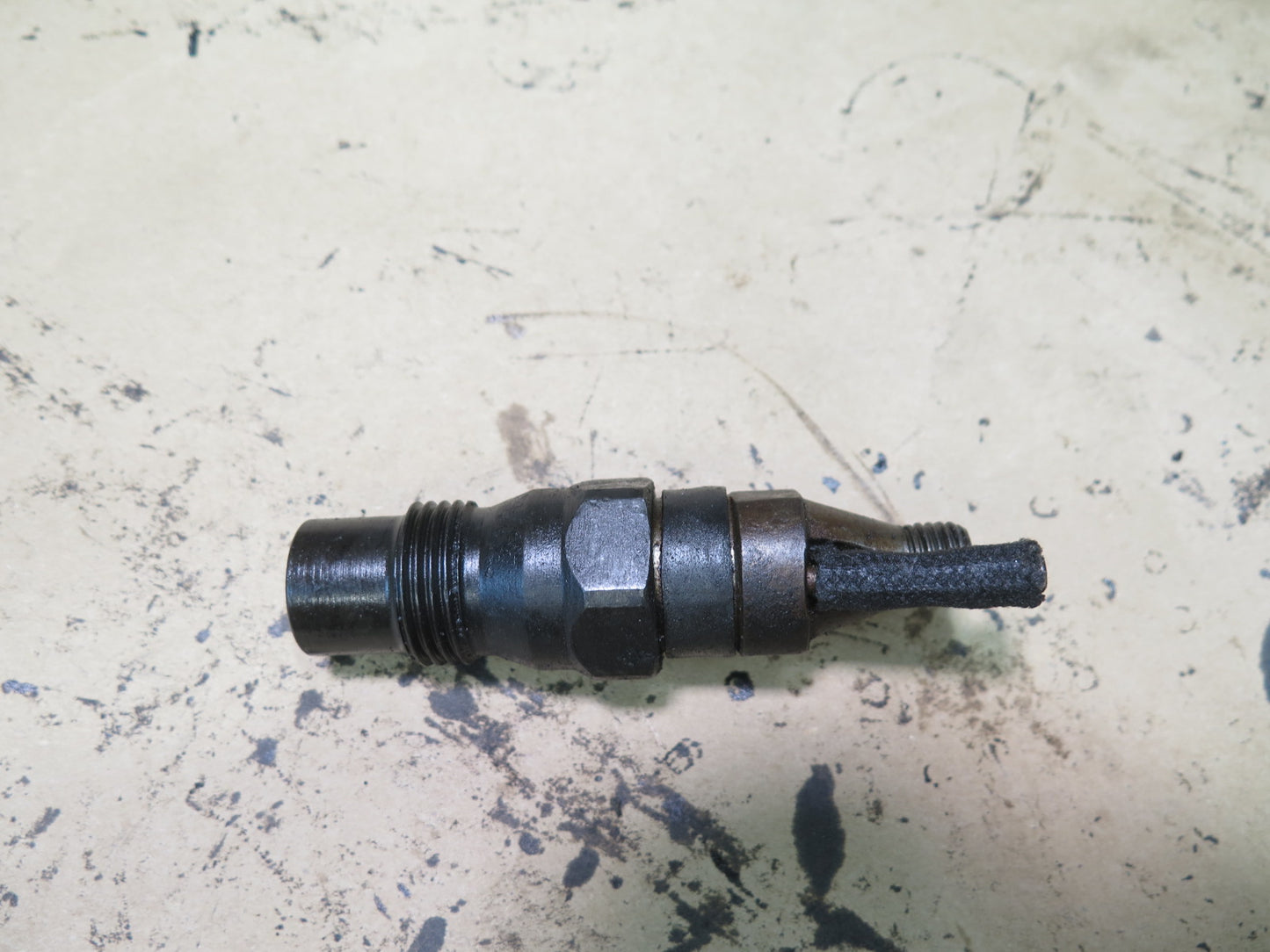 82-85 Mercedes W123 300D 3.0L OM617 Engine Fuel Injector w Hard Lines Set OEM