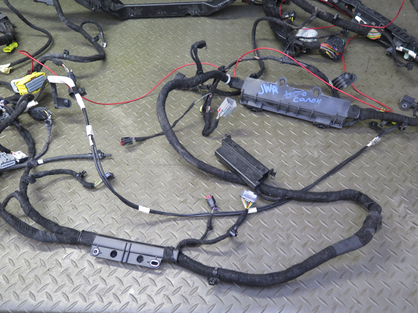 2018 Jeep Wrangler JL 3.6L Body Interior Floor Wire Wiring Harness OEM