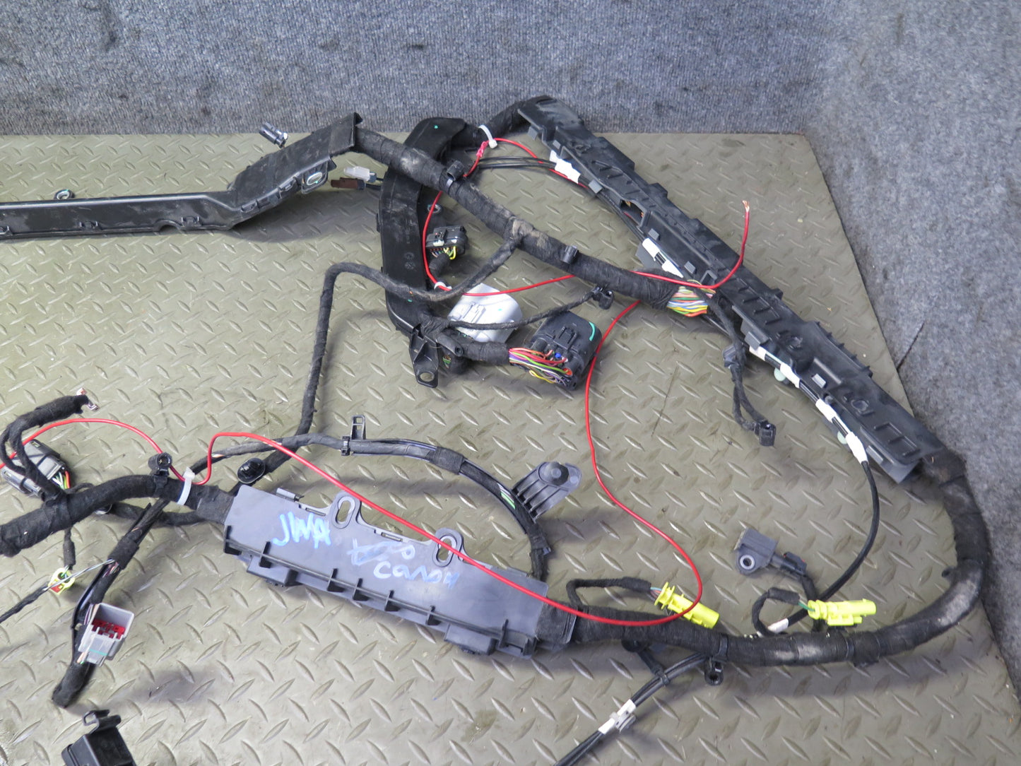 2018 Jeep Wrangler JL 3.6L Body Interior Floor Wire Wiring Harness OEM