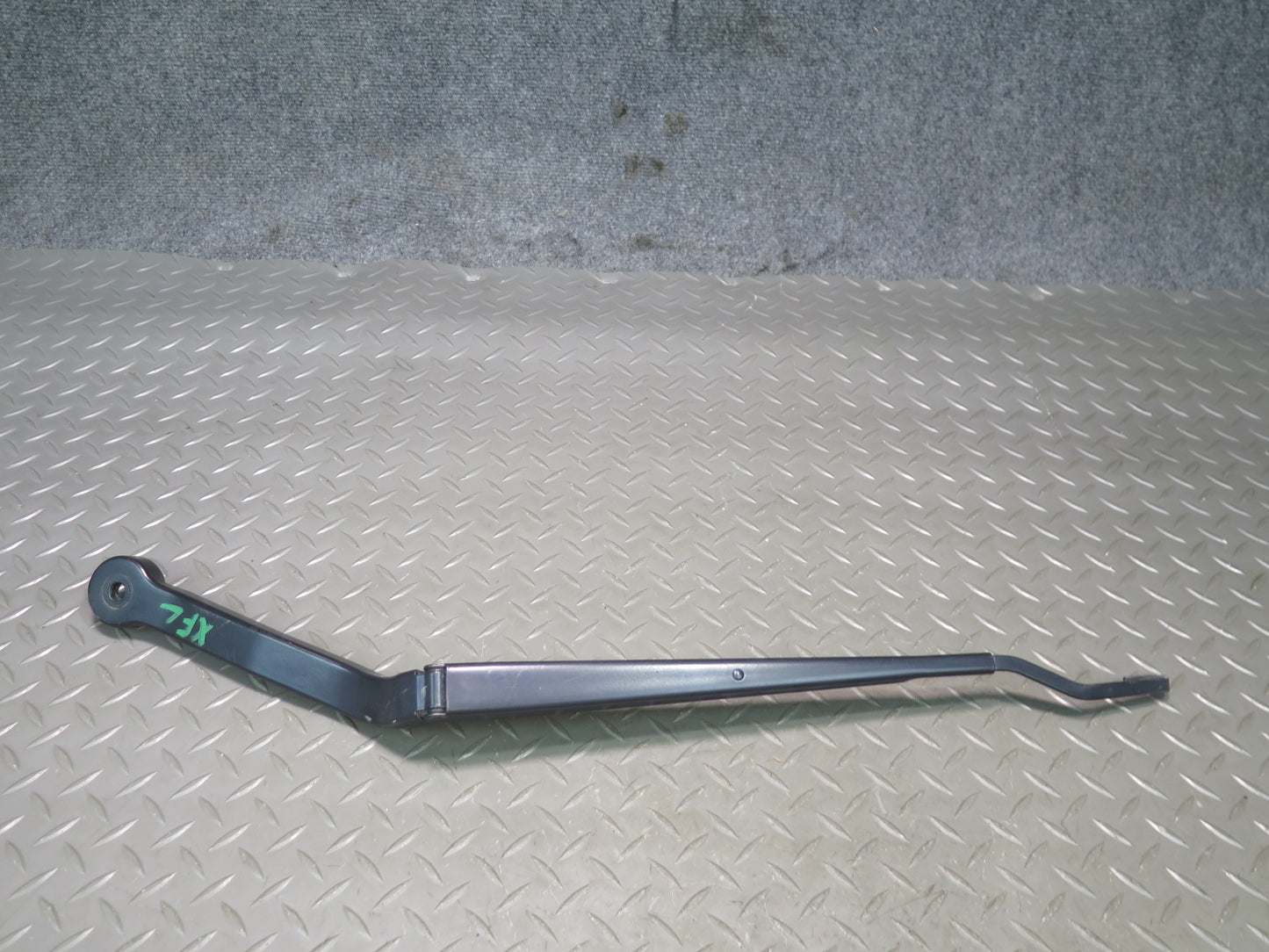 2014-2018 BMW F15 X5 Front Left & Right Windshield Wiper Arm Set of 2