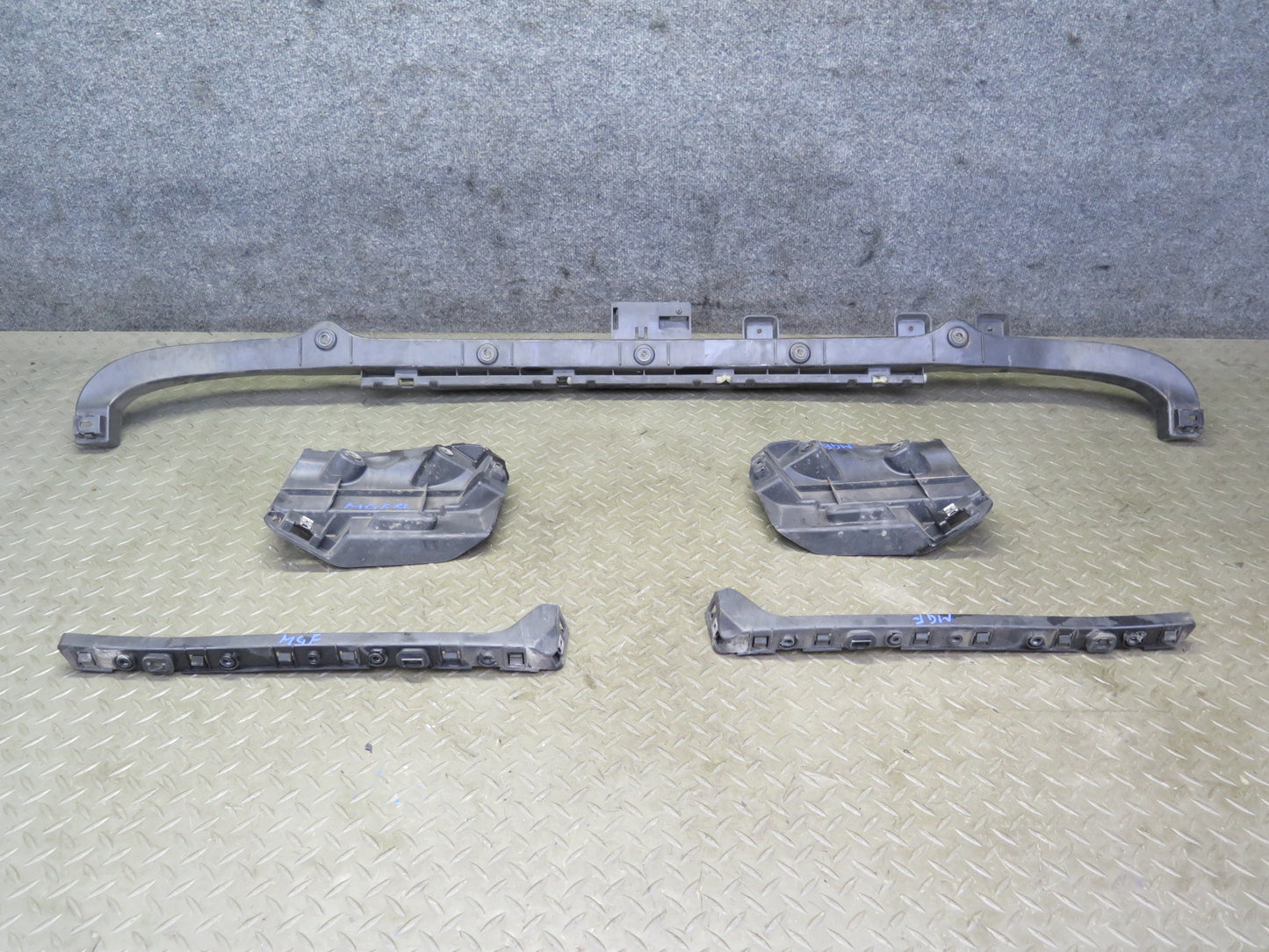 2014-2017 Maserati Ghibli M157 Rear Bumper Left Right Center Mount Bracket Set