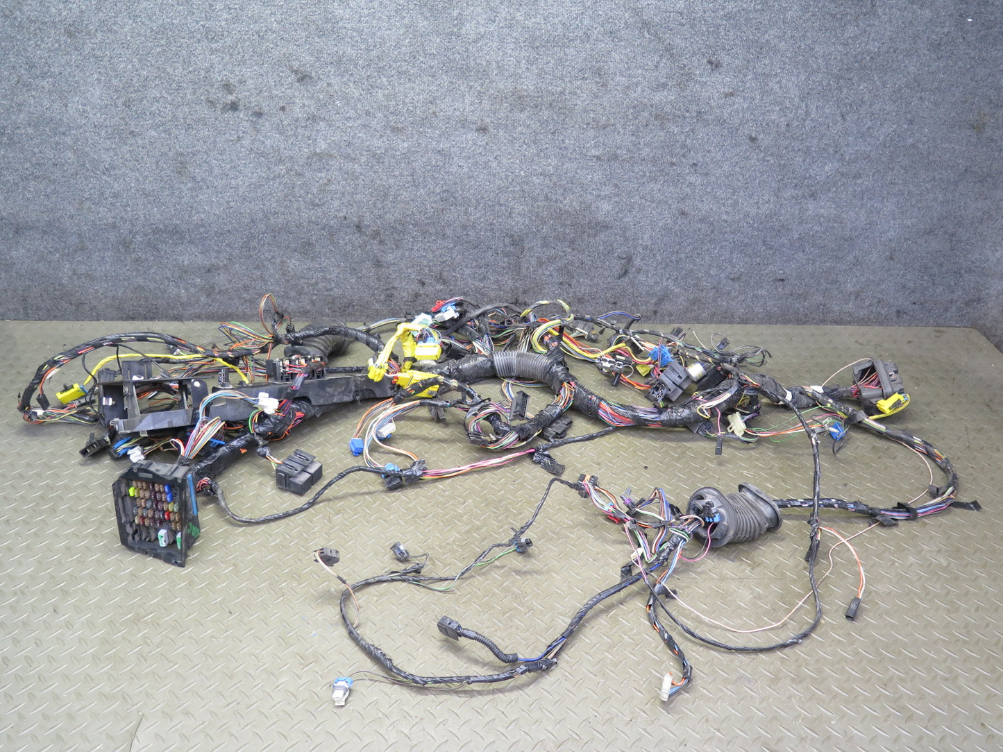 1993 Chevrolet Corvette C4 Coupe A/T Dash Wire Wiring Harness w Fuse Box OEM