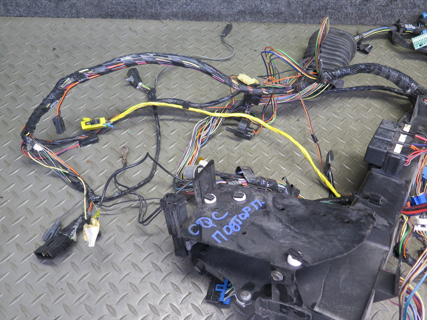 1993 Chevrolet Corvette C4 Coupe A/T Dash Wire Wiring Harness w Fuse Box OEM