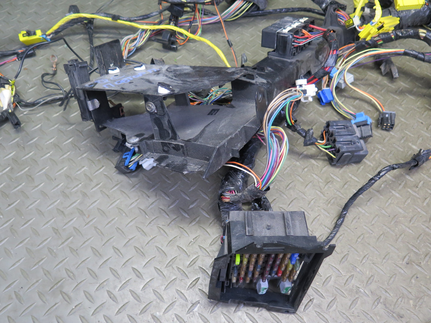 1993 Chevrolet Corvette C4 Coupe A/T Dash Wire Wiring Harness w Fuse Box OEM