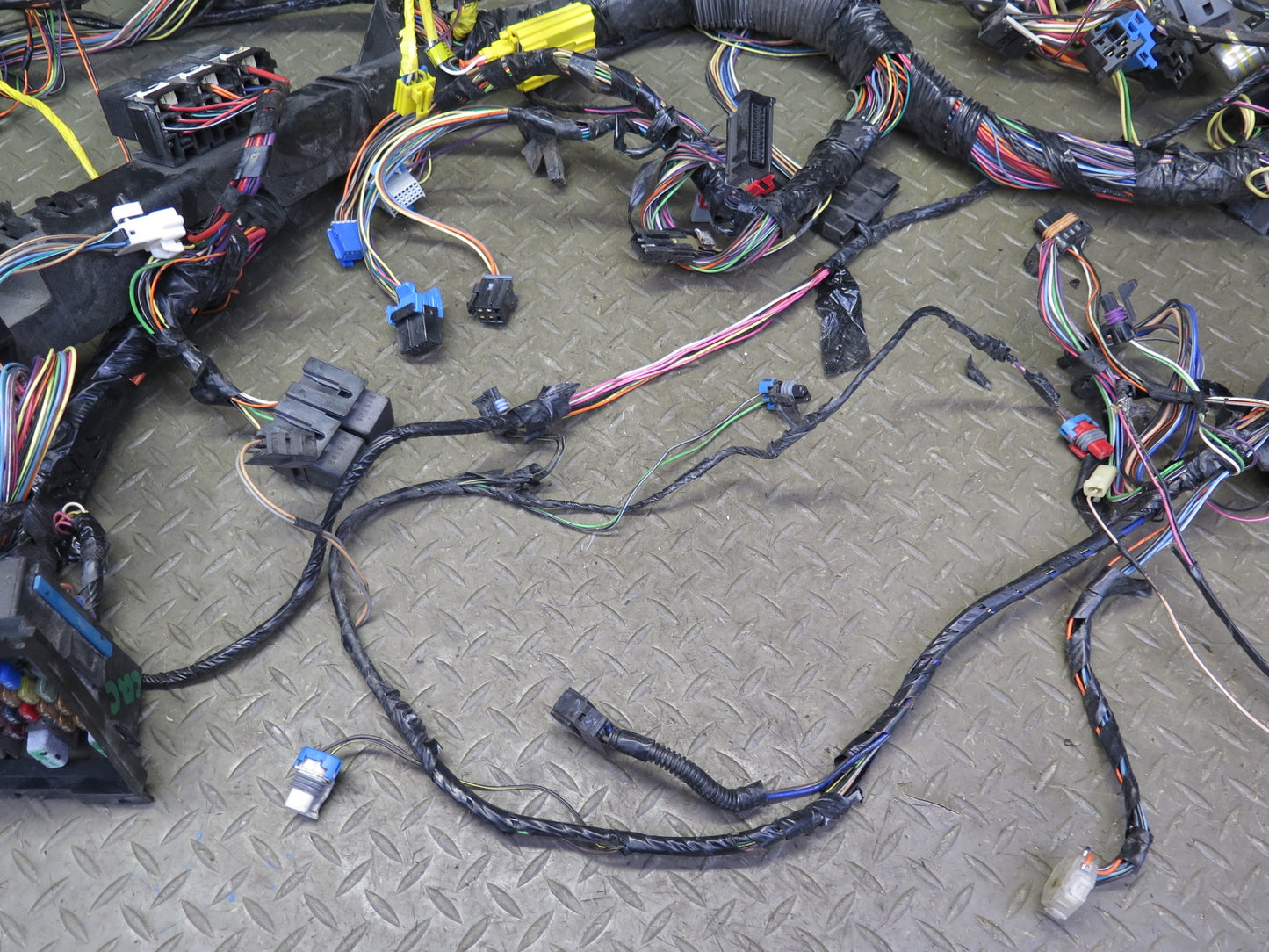1993 Chevrolet Corvette C4 Coupe A/T Dash Wire Wiring Harness w Fuse Box OEM
