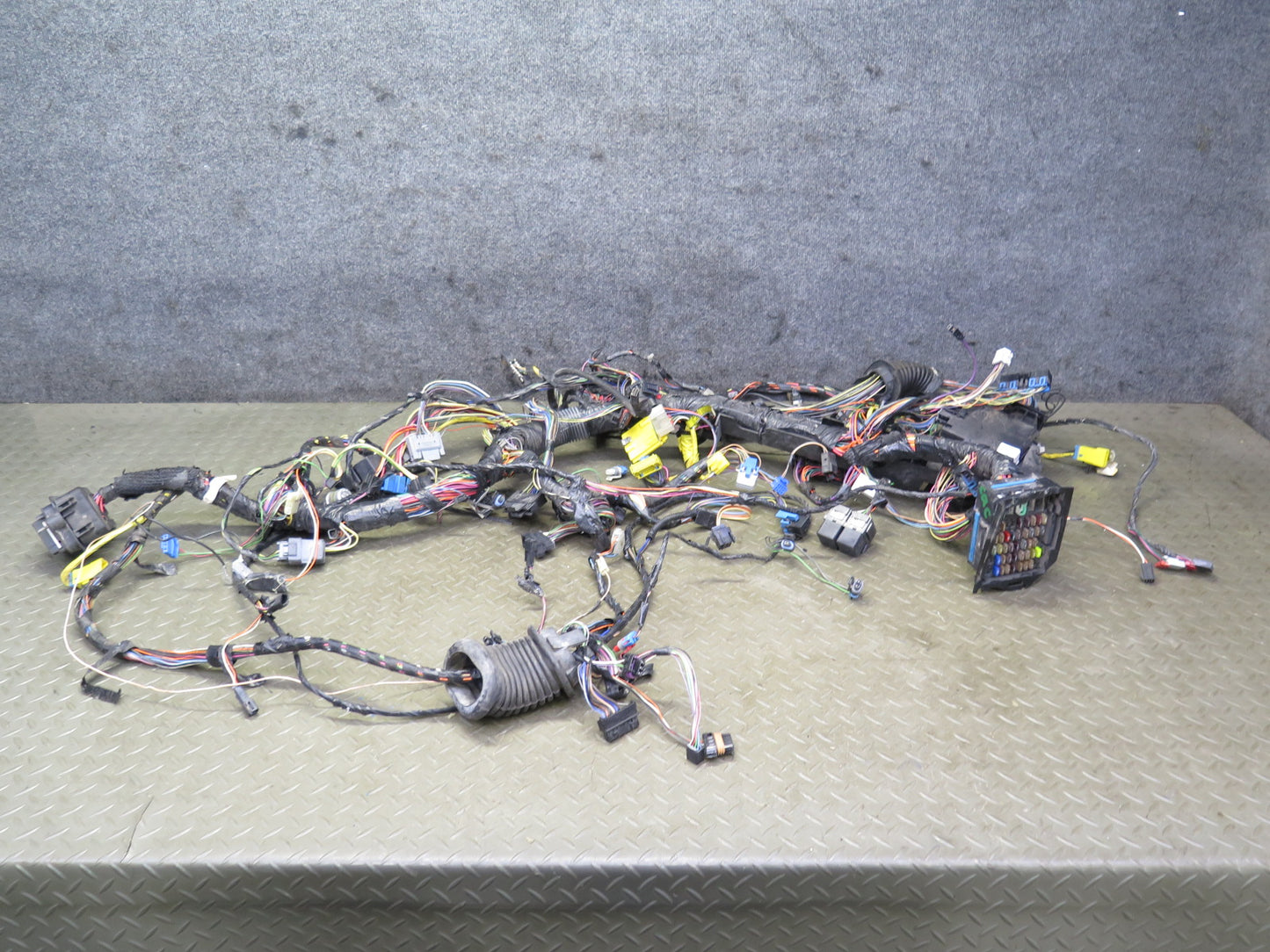 1993 Chevrolet Corvette C4 Coupe A/T Dash Wire Wiring Harness w Fuse Box OEM