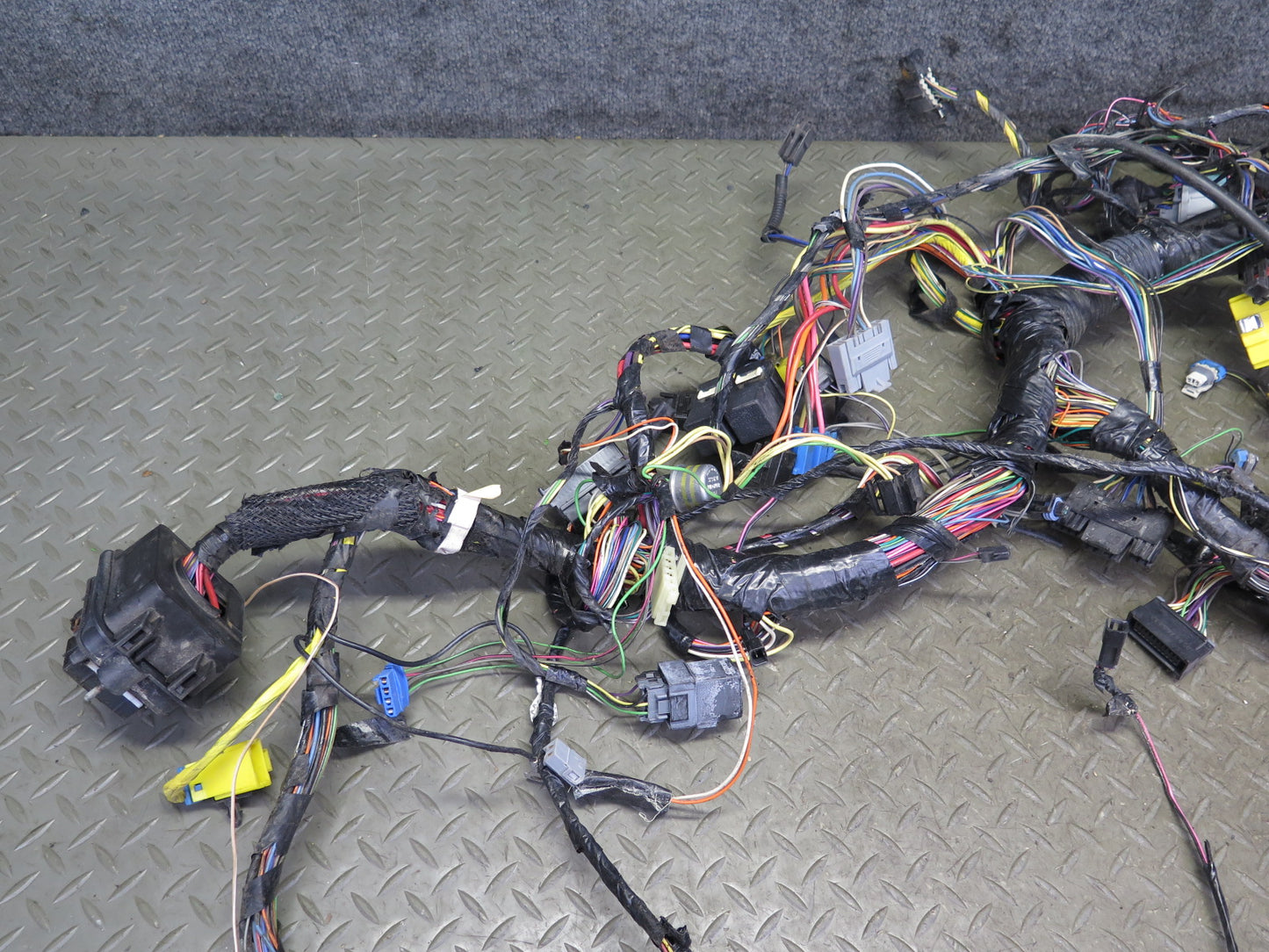 1993 Chevrolet Corvette C4 Coupe A/T Dash Wire Wiring Harness w Fuse Box OEM