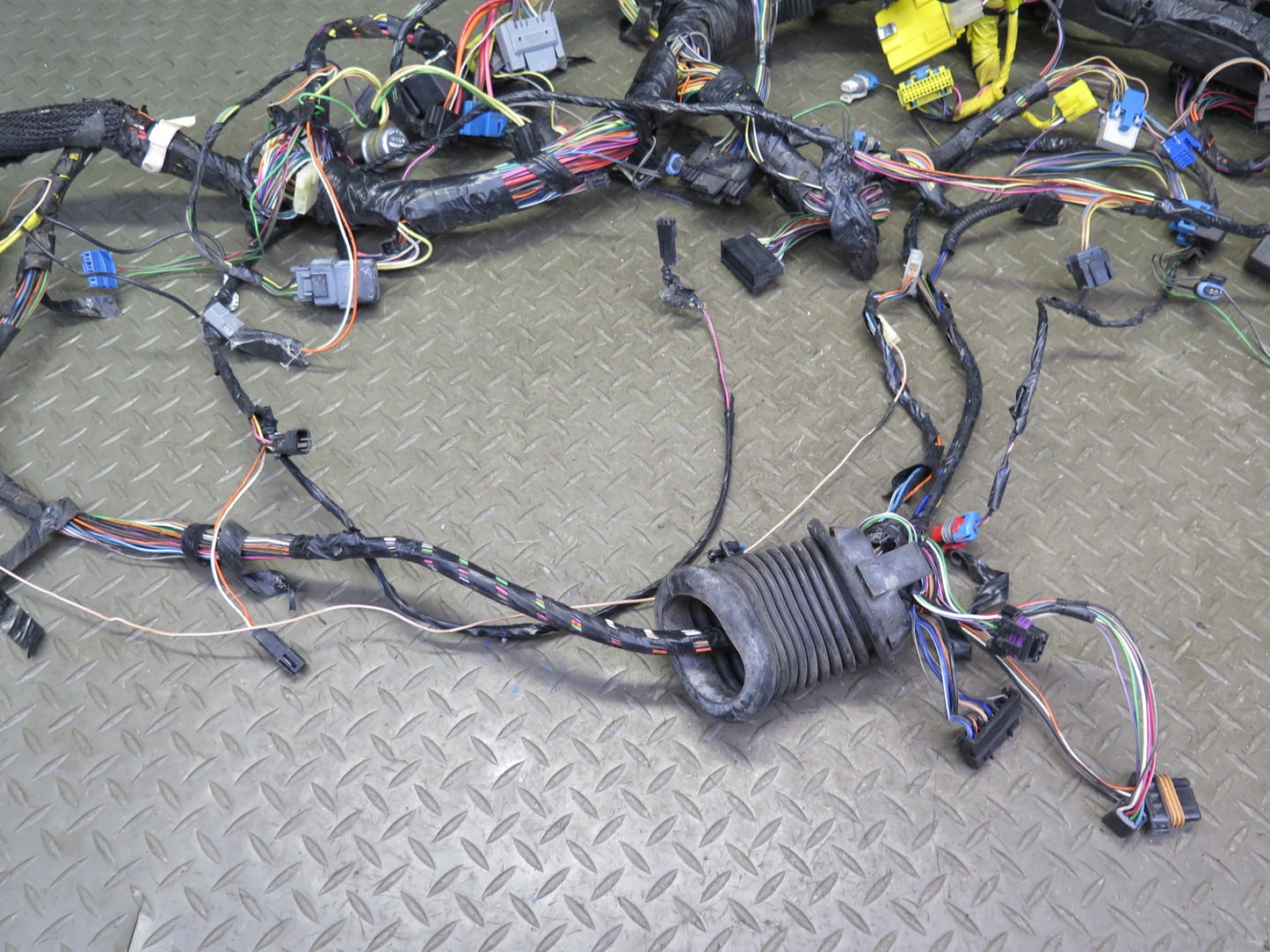 1993 Chevrolet Corvette C4 Coupe A/T Dash Wire Wiring Harness w Fuse Box OEM