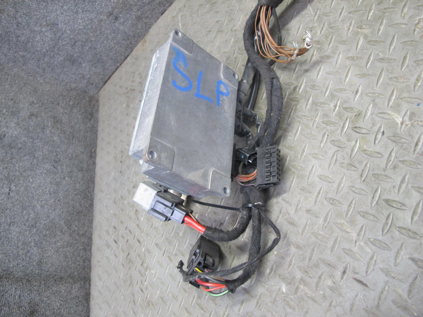 03-12 Mercedes R230 SL Battery Stabilization Control Load Module 2305400945 OEM