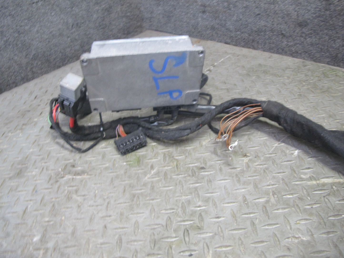 03-12 Mercedes R230 SL Battery Stabilization Control Load Module 2305400945 OEM