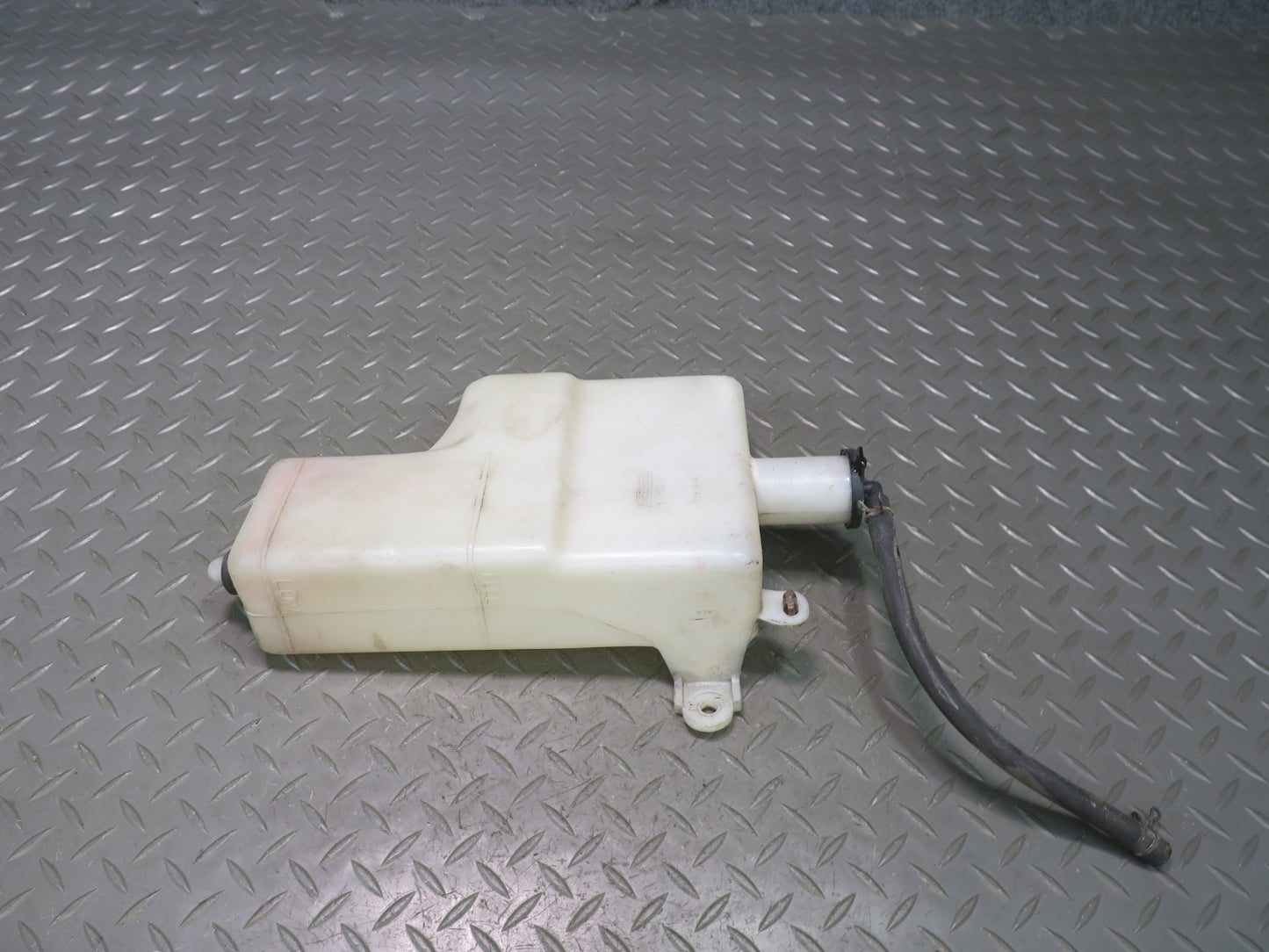 1998-2007 Lexus UZJ100L LX470 Coolant Reservoir Overflow Bottle Expansion Tank