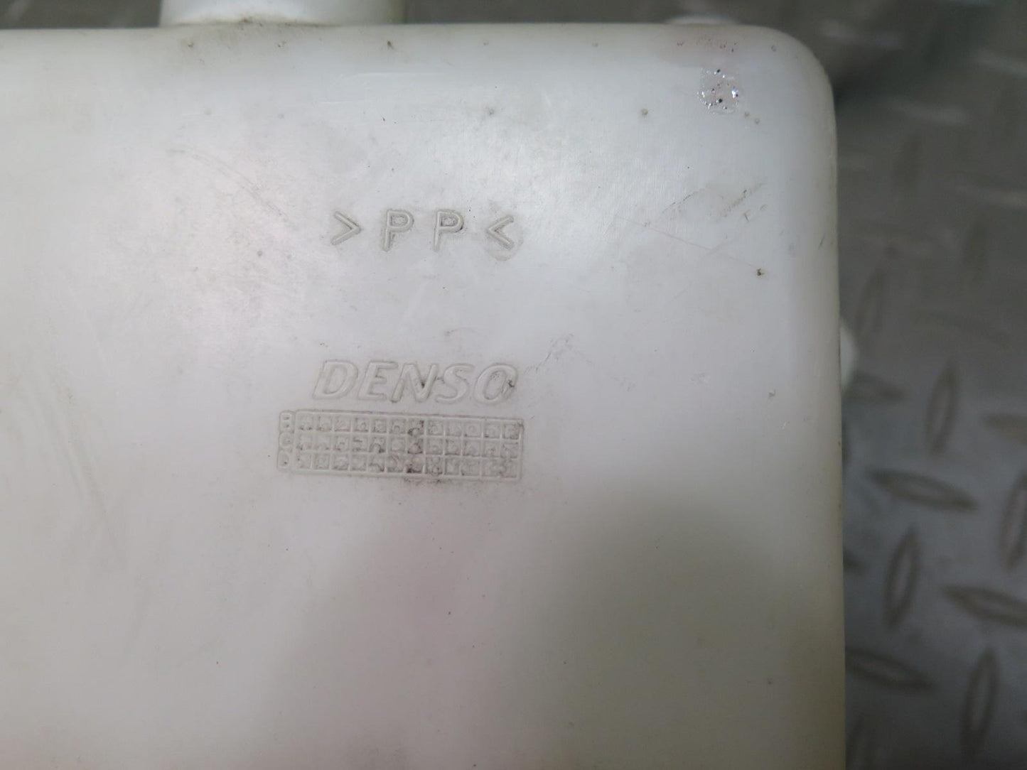 1998-2007 Lexus UZJ100L LX470 Coolant Reservoir Overflow Bottle Expansion Tank