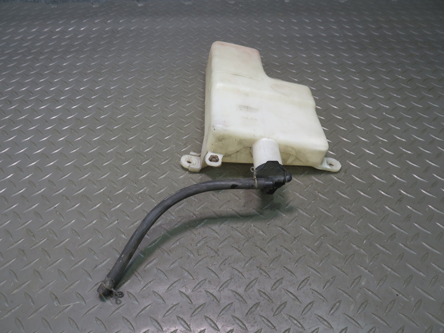 1998-2007 Lexus UZJ100L LX470 Coolant Reservoir Overflow Bottle Expansion Tank