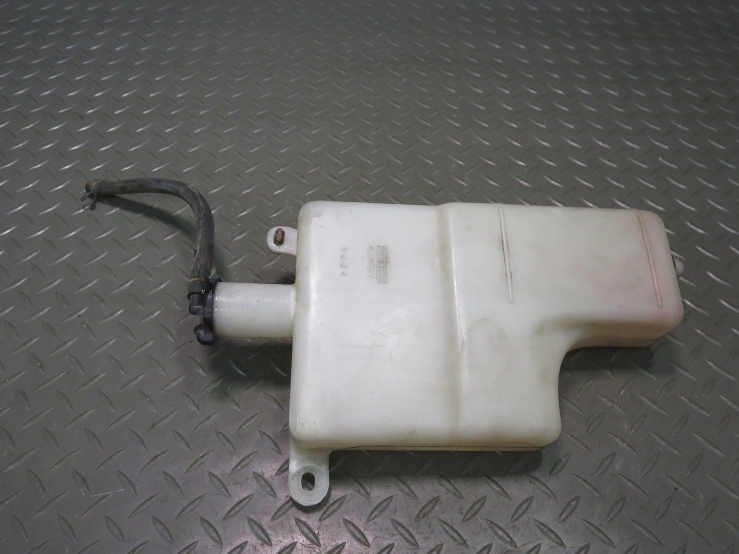 1998-2007 Lexus UZJ100L LX470 Coolant Reservoir Overflow Bottle Expansion Tank