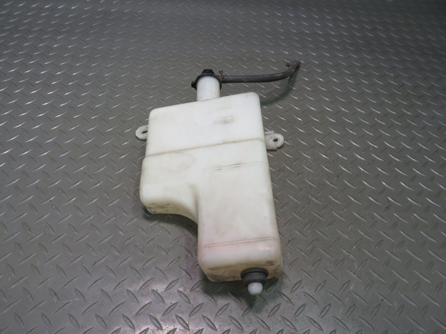 1998-2007 Lexus UZJ100L LX470 Coolant Reservoir Overflow Bottle Expansion Tank