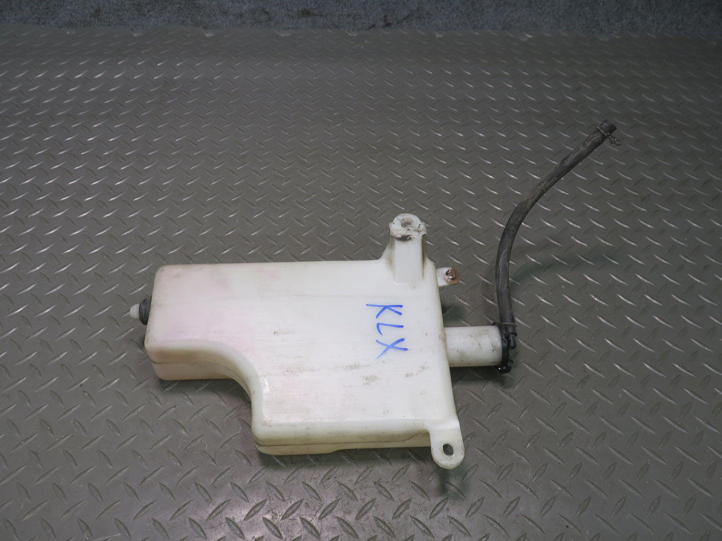 1998-2007 Lexus UZJ100L LX470 Coolant Reservoir Overflow Bottle Expansion Tank