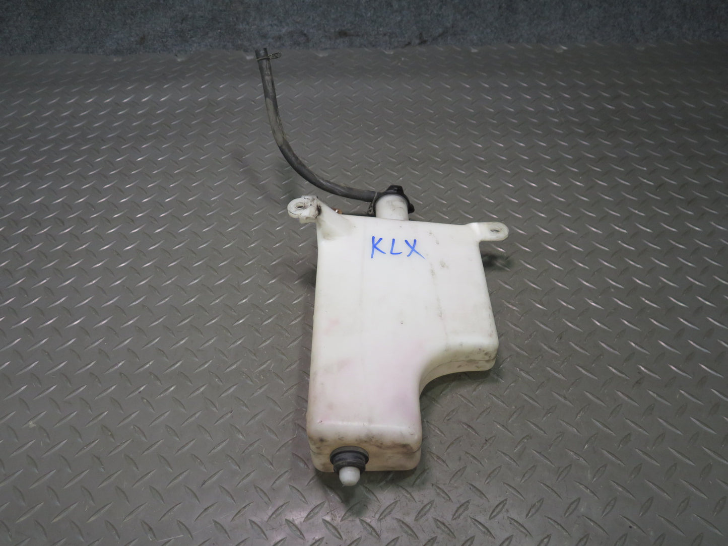 1998-2007 Lexus UZJ100L LX470 Coolant Reservoir Overflow Bottle Expansion Tank