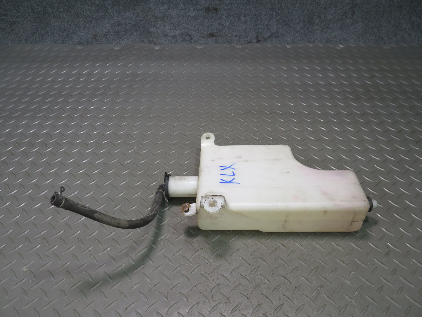 1998-2007 Lexus UZJ100L LX470 Coolant Reservoir Overflow Bottle Expansion Tank