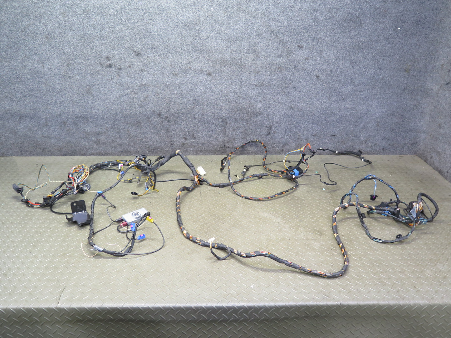 06-08 BMW E85 Z4 Hi-fi Audio System Loom Wire Wiring Antenna Module Set OEM