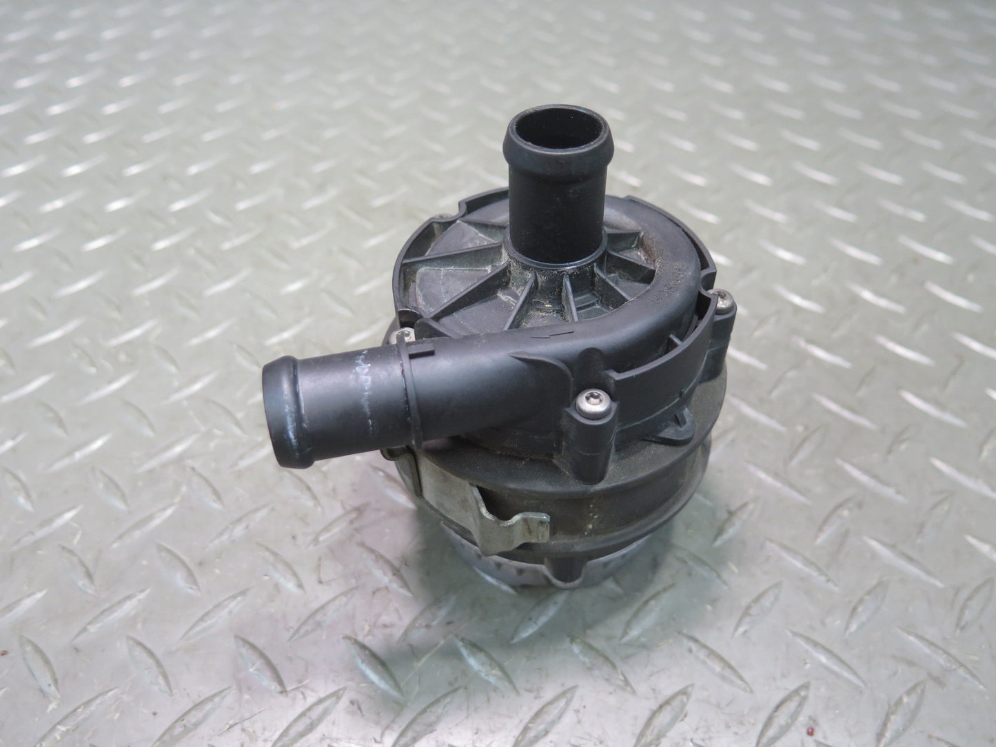 2014-2020 Maserati Ghibli M157 SQ4 3.0L Electric Water Coolant Auxiliary Pump