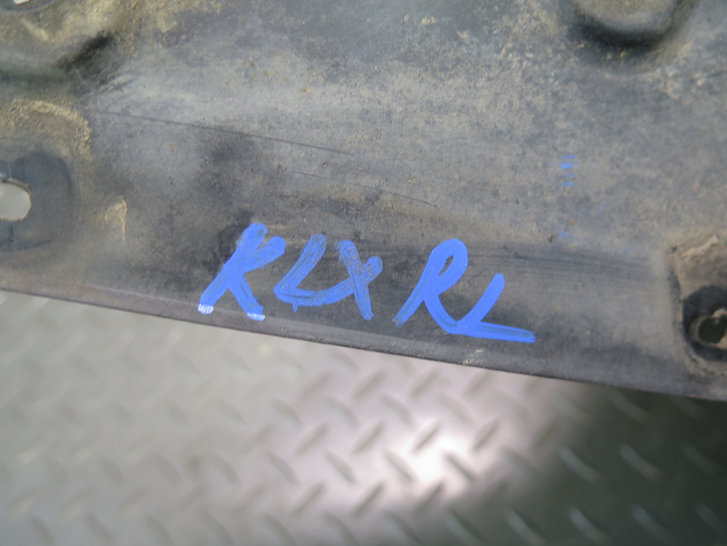 1998-2007 Lexus UZJ100L LX470 Rear Left & Right MUD Flap Set of 2