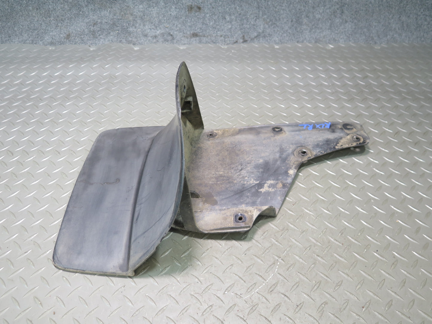 1998-2007 Lexus UZJ100L LX470 Rear Left & Right MUD Flap Set of 2