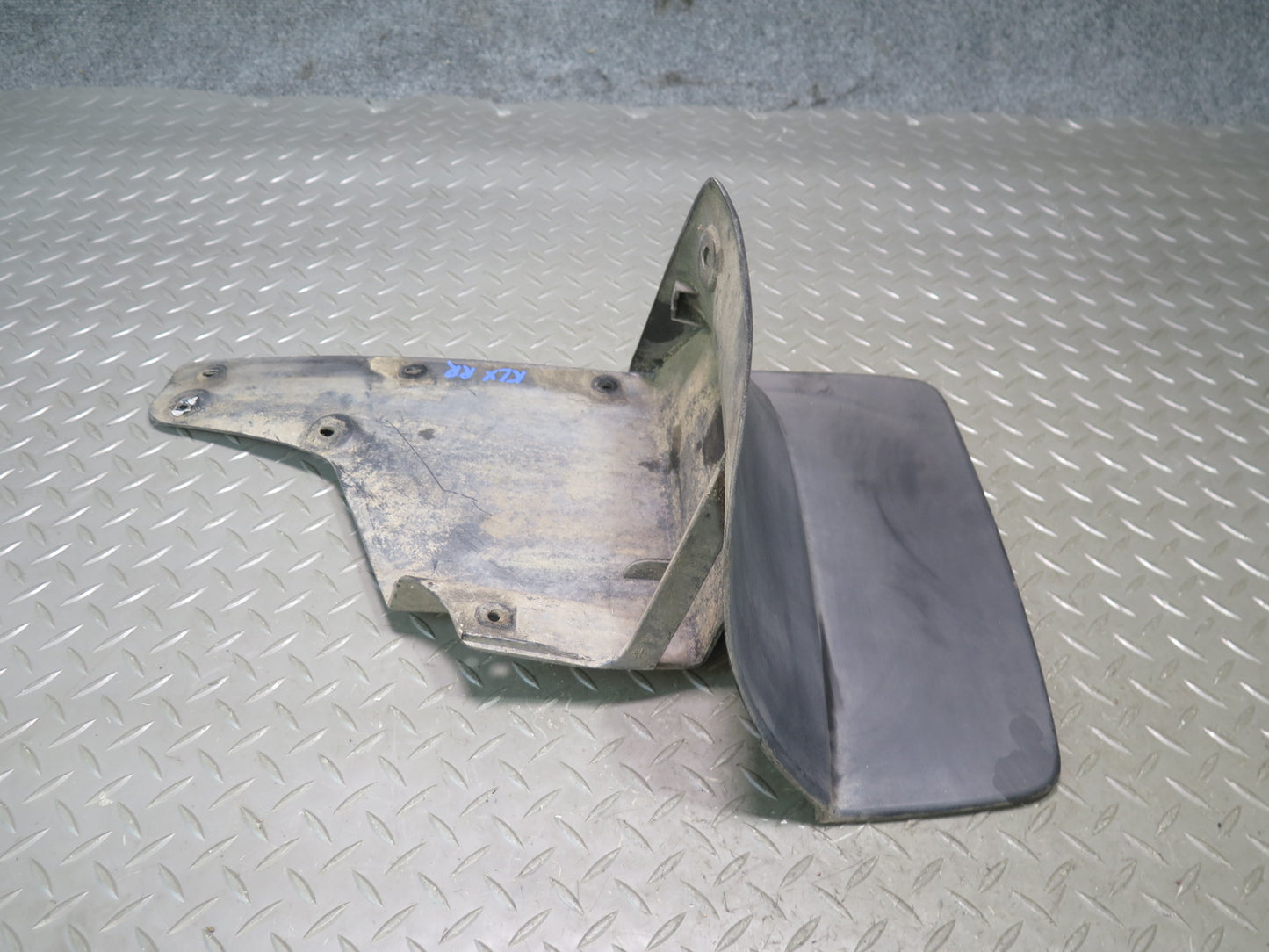 1998-2007 Lexus UZJ100L LX470 Rear Left & Right MUD Flap Set of 2