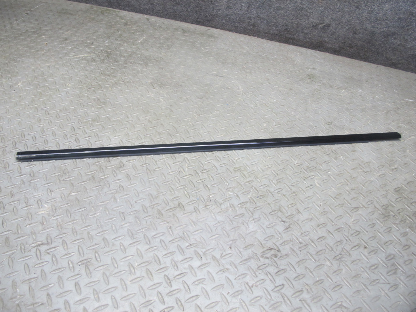 2006-2010 BMW E60 M5 535i Front Right Door Window Trim Molding Panel Set