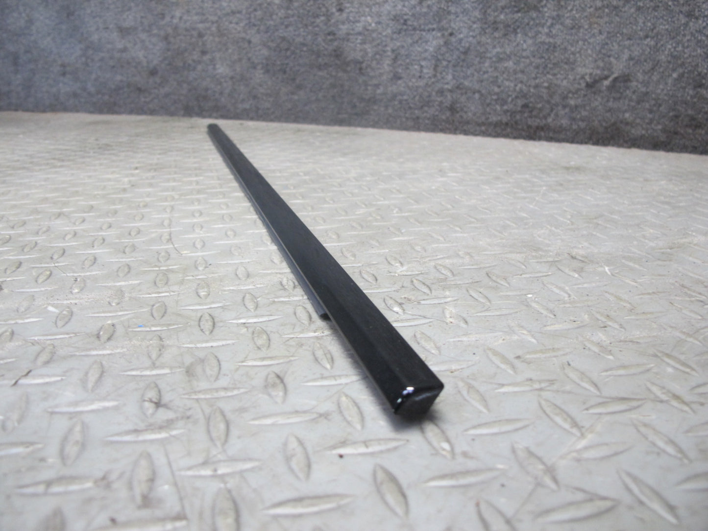 2006-2010 BMW E60 M5 535i Front Right Door Window Trim Molding Panel Set
