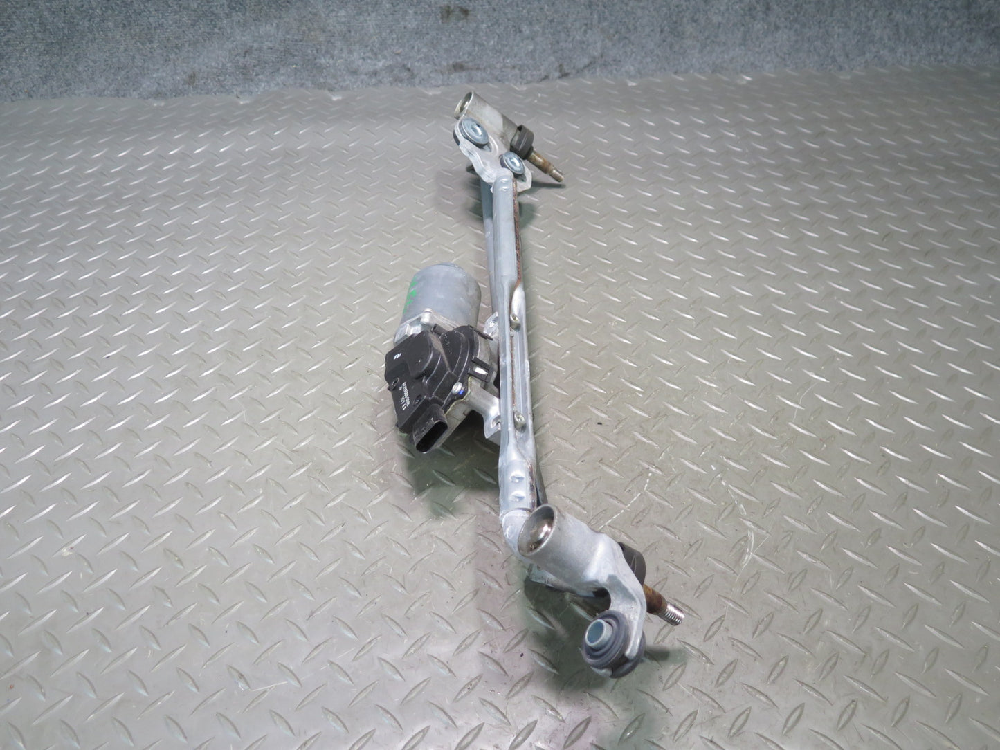 2014-2018 BMW F15 X5 Windshield Wiper Transmission Linkage w Motor 7292653