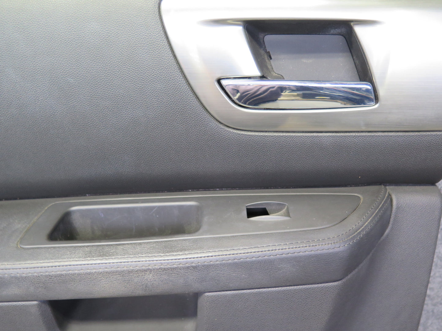 2008-2009 Hummer H2 Rear Left Door Interior Trim Cover Panel Ebony